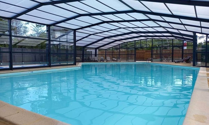 Beg-Meil House | Mobil Home Beg Meil ​300m beach with shared pool, private terrace and Wi-Fi