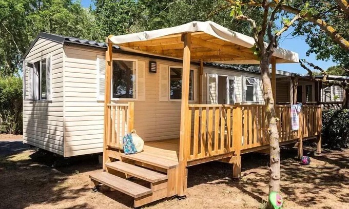 Guerard House | Mobil-home | Comfort XL | 3 Bedrooms | 6 sleeps | Raised terrace | A/C