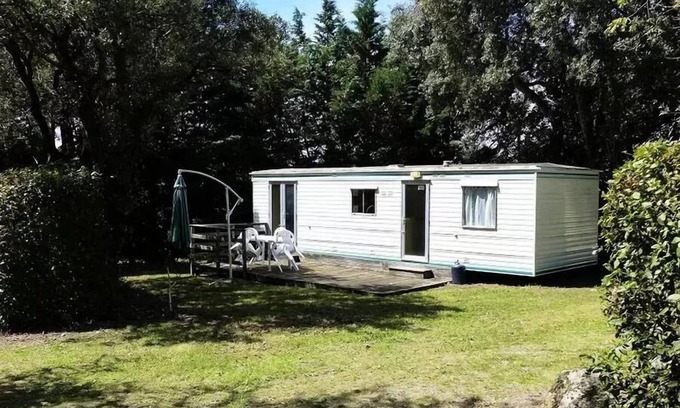 Brousses-et-Villaret House | Mobil-Home Standard 25m2 2 Schlafzimmer - halb überdachte Terrasse 4 Personen