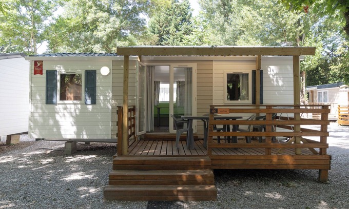 Lavilledieu House | Mobile Home 'Confort A - 1-5 Pers' with Shared Pool, Private Terrace and Communal Garden