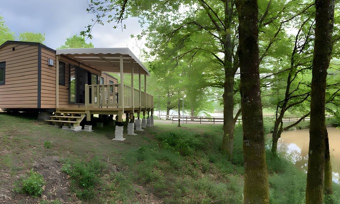 Bretagne-d'Armagnac RV Rental | Mobile Home 'Mobilhome Confort 6 Personnes 71' with Private Terrace, Private Garden and Wi-Fi