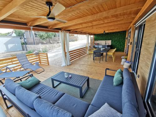 Kolan Other | Mobile Home Happy Family Šimuni