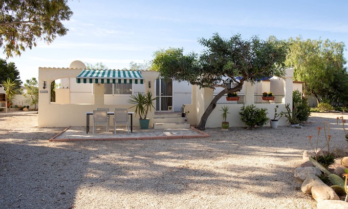 Mutxamel Resort | Mobile home with beautiful garden