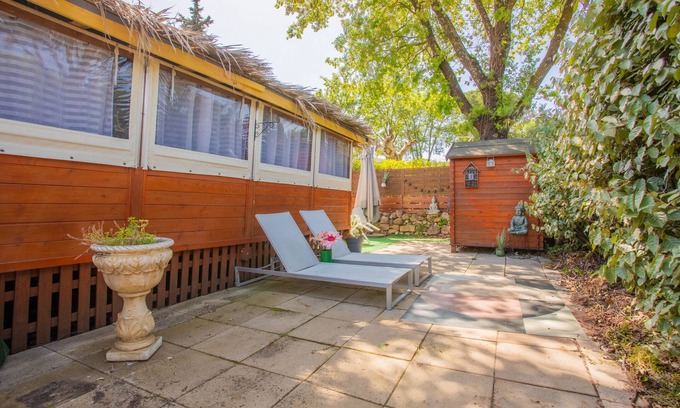 Puget-sur-Argens RV Rental | Mobilhome Puget-sur-argens with Shared Pool, Wi-Fi and Air Conditioning