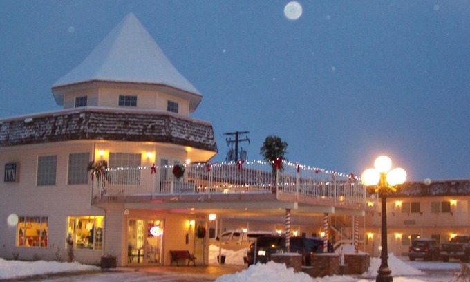 East Kootenay Hotel | Model A Inn