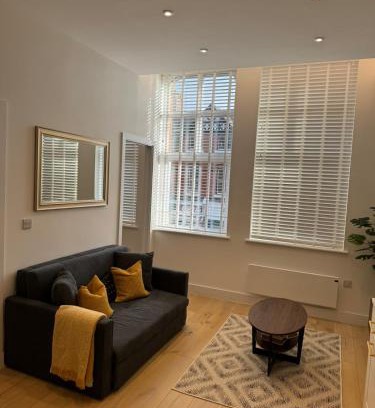 Trafford Apartment | Modern 1-Bed Apartment in Prime Location