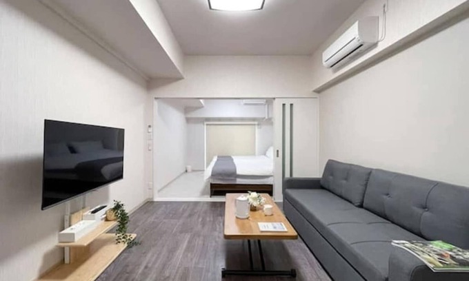 Hiroshima City Centre Apartment | Modern 1 BR near Hondori District for 6 Ppl