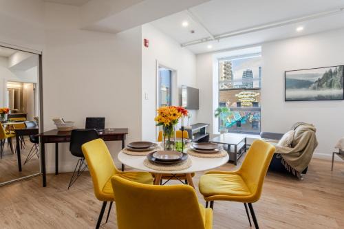 Downtown Montreal Apartment | Modern 1BDR Apartment on Bishop - MTL