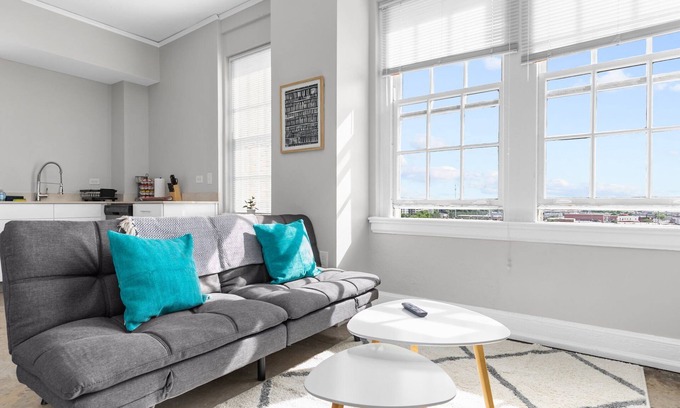 Civil Rights Historic District Apartment | Modern 1br - 2mins to DT + Wifi + Gym +mins to UAB