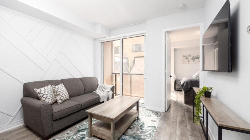 Bloor-Yorkville Apartment | Modern 1BR Condo in Church Yonge Corridor