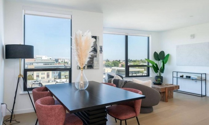 Walnut Creek Condo | Modern 1BR Condo w/Rooftop Garden, Walnut Creek