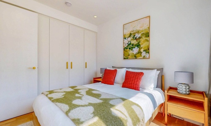 Haverstock Apartment | Modern 1BR Flat | Balcony & Near Tube | Pass the Keys