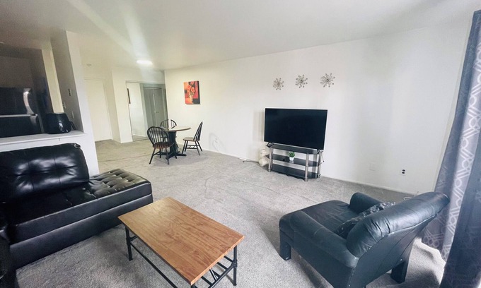 Elkins Park Apartment | Modern 1BR in Elkins Park Monthly Discount
