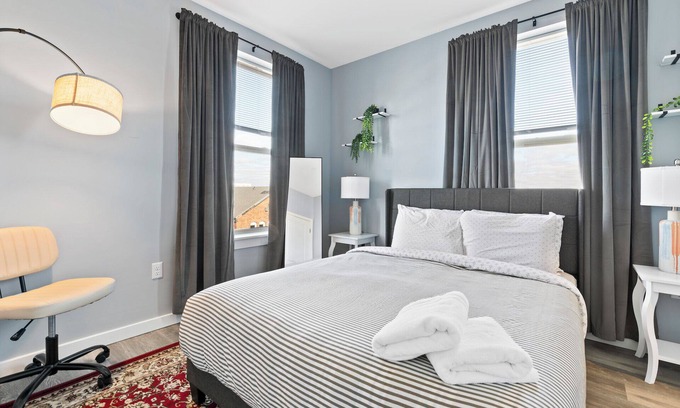 Everett Apartment | Modern 1BR Near Encore 3948