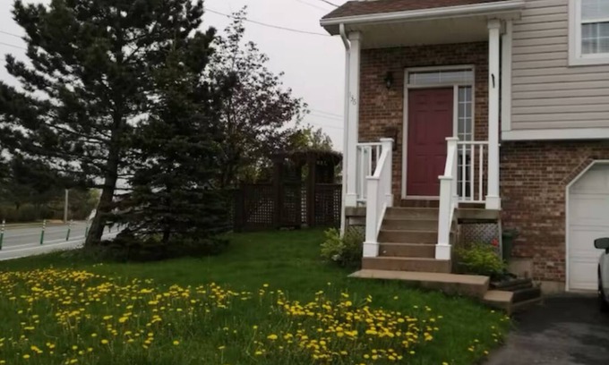 Dartmouth House | Modern 1BR suite centrally located