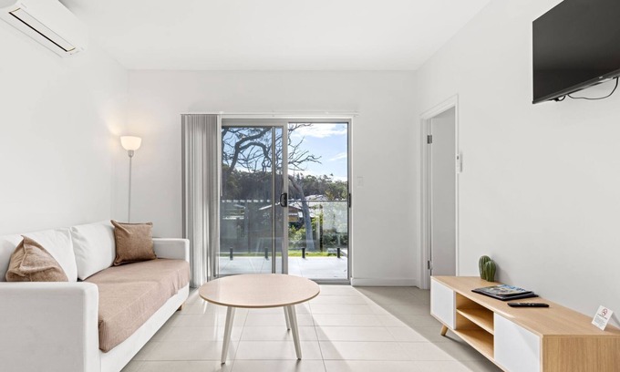 Callala Beach Apartment | Modern 2 Bed Apartment - 6 Min walk to beach