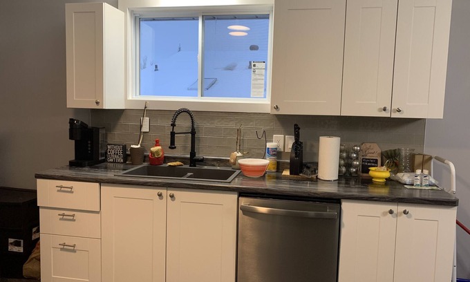 Sudbury Apartment | Modern 2-bedroom main floor space