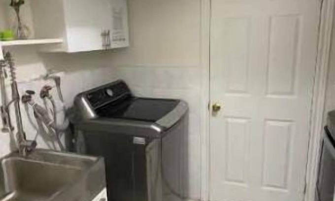 Applewood Apartment | Modern 2 bedroom apartment in downtown Mississauga