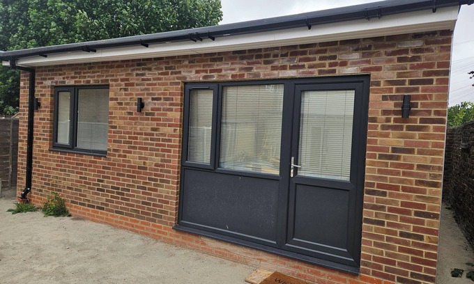 East Wickham Apartment | Modern 2-Bedroom Apartment, Near Central London
