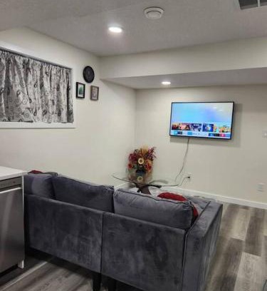Southwest Edmonton Apartment | Modern 2 Bedroom Basement Suite Chappelle Edmonton