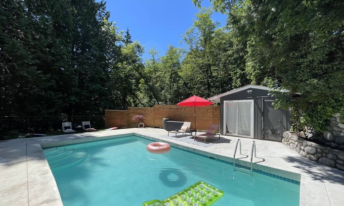 West Vancouver House | Modern 2 bedroom with Ocean Views, Pool & Hot Tub in Great Location!