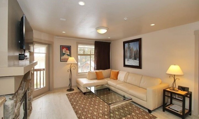 Salt Lake Mountain Resorts Condo | Modern 2 bedroom, 2 bath - Steam Shower in Master Bath, Smart TV