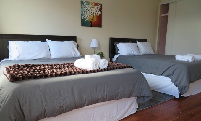 Bayview Woods - Steeles House | ★★★★★ ❤ MODERN ♚ 2 QUEEN BEDS ENSUITE With PARKING