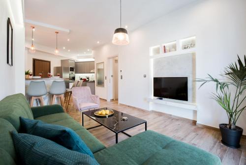Neos Kosmos Apartment | Modern 2BD very spacious apt next to metro station