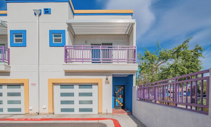 Paradise Valley Village House | Modern 2BR/2.5BA w/Pool-Gazebo & Garage