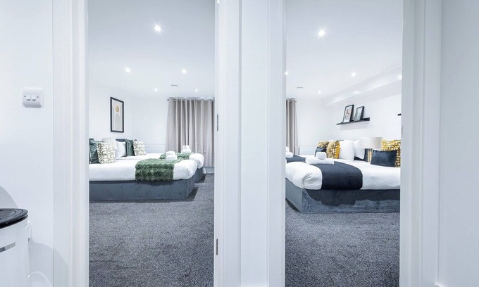 Gravesend Apartment | Modern 2br Apartment