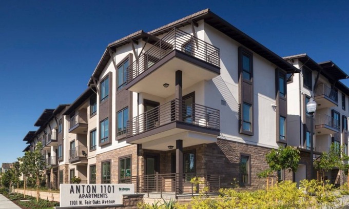 Morse Park Condo | Modern 2BR at Anton 1101 – Pool, Fire Pit & Gym