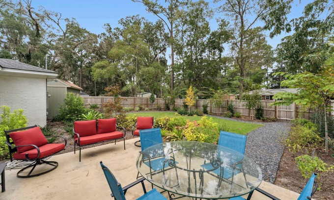 Savannah House | Modern 2BR Home Near Historic Savannah