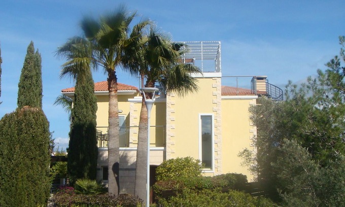 Latchi Villa | Modern 3 bed, 2 bath villa in Latchi with large private heated swimming pool