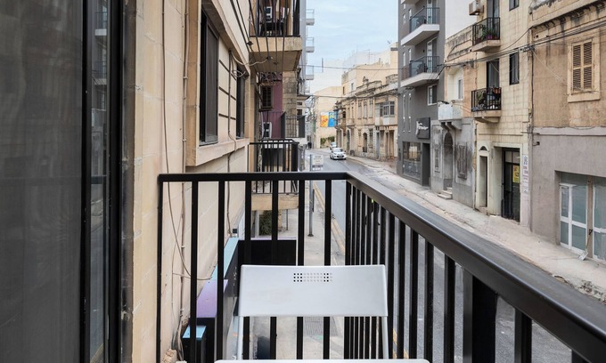 Il-Balluta Apartment | Modern 3 Bedroom 3 Bathroom Near Balluta Bay Sliema