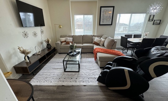 Clearfield Apartment | Modern 3 bedroom apartment with massage chair! Minutes to Hill Air Force Base!