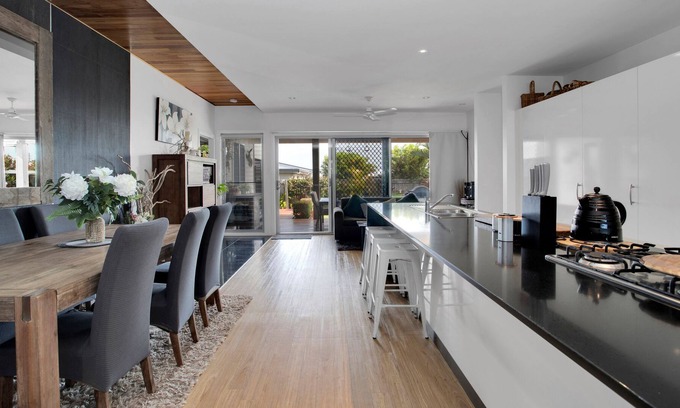 Rural View House | Modern 3-bedroom home with hot tub