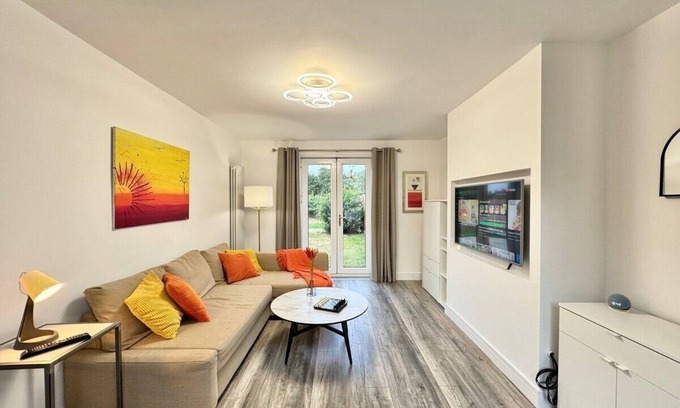 Kirk Sandall House | Modern 3 Bedroom Home | Free Parking | 6 Guests