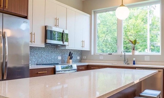 Woodlawn House | Modern 3 bedroom loft University Of Chicago