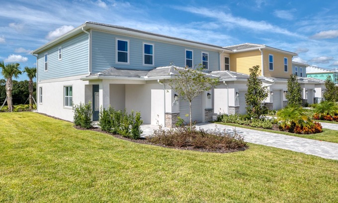 Galilee House | Modern 3 Bedroom Townhouse with Patio - 820DR