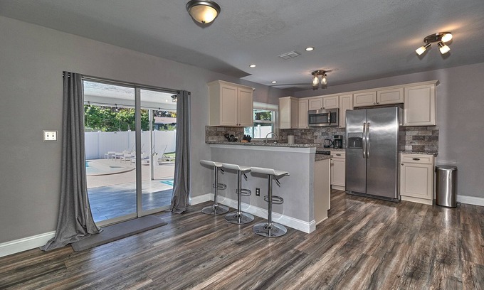 Clearwater House | 🌴Modern 3 Beds Home with Pool 🌴