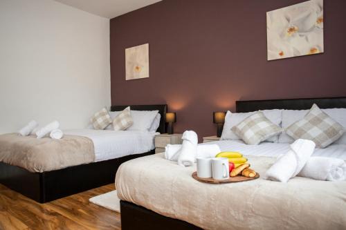 Newcastle-upon-Tyne Apartment | Modern 3BR City Flat with Views, Fast WiFi & Close to Trains!