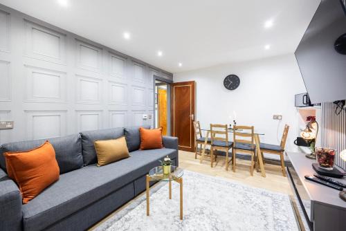 Hammersmith and Fulham Apartment | Modern 3BR Easy Access to Central London