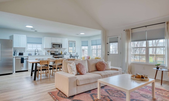 Bentonville House | Modern 3BR Home, Half Mile to Bentonville Square
