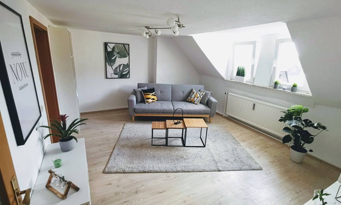 Brand-Erbisdorf Apartment | Modern 3BR Netflix, coffee timer, WIFI, parking☀️