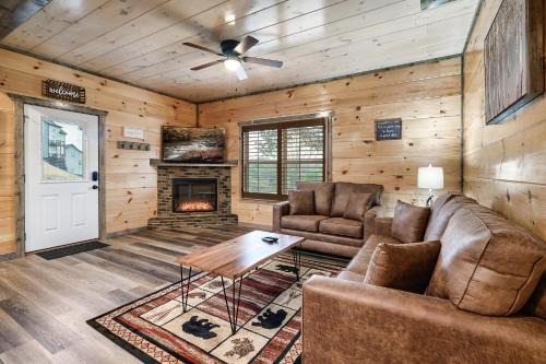Sevierville House | Modern 4 Bedroom Cabin in Timeless Resort Near Parkway and Dollywood with Game Room and Hot Tub