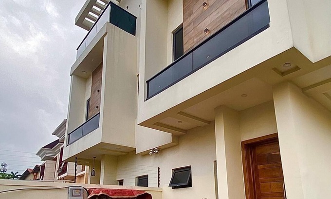 Ojodu Apartment | Modern 4-story apartment At omole Phase 2, Lagos. Spacious, stylish, convenient.