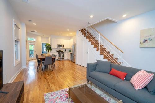 Park View Apartment | Modern 4BR Columbia Heights Gem Walk 2 Metro & Shops