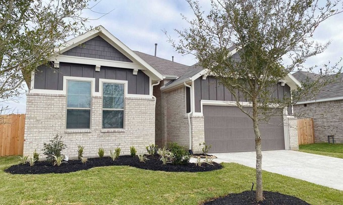 Rosenberg House | Modern 4BR Home in Rosenberg with Spacious Living and Prime Location #41715