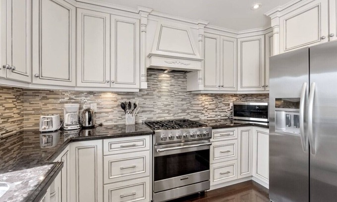 Richmond Hill House | Modern 4BR Retreat w/Premium Comforts & Parking