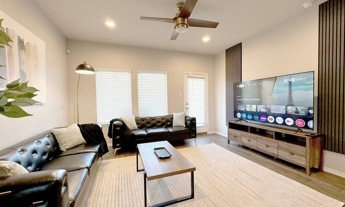 Conroe House | Modern 4br with up to 4 king beds · Game room with pool · Pets welcome!